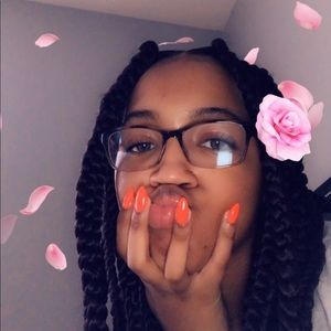 Meet your Posher, Nia